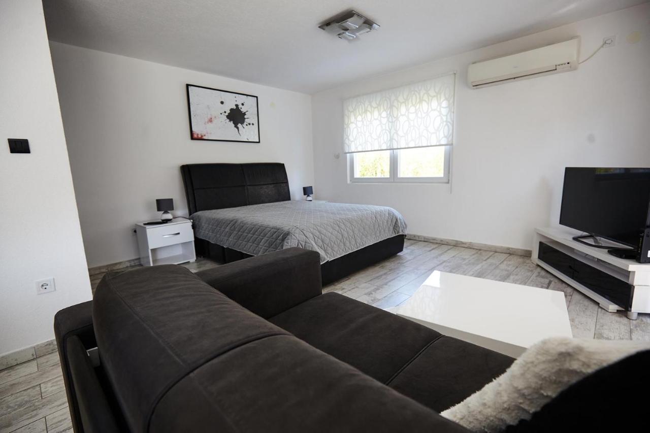 Apartment Azulmburgo Vrnjačka Banja Eksteriør billede